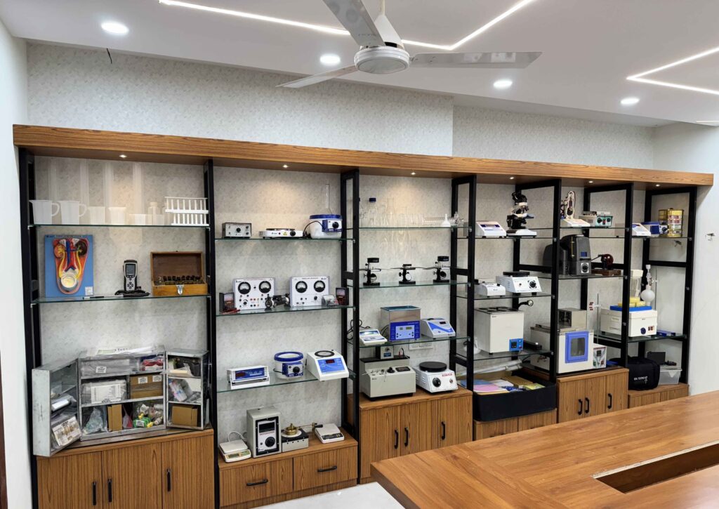 lab instruments manufacturer